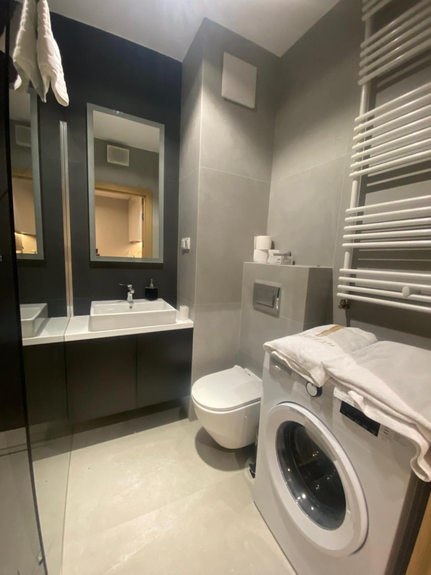 Wiktoryn 6 Piekne Nowe Apartamenty Z Duzymi Balkonami ワルシャワ エクステリア 写真